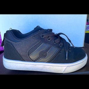 Kids Heelys size 3.